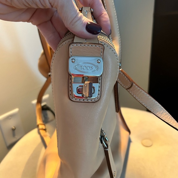 Tod’s tote/briefcase. Fits laptop and tablet. - Picture 3 of 4